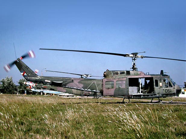 Bell 205, UH-1H Huey 