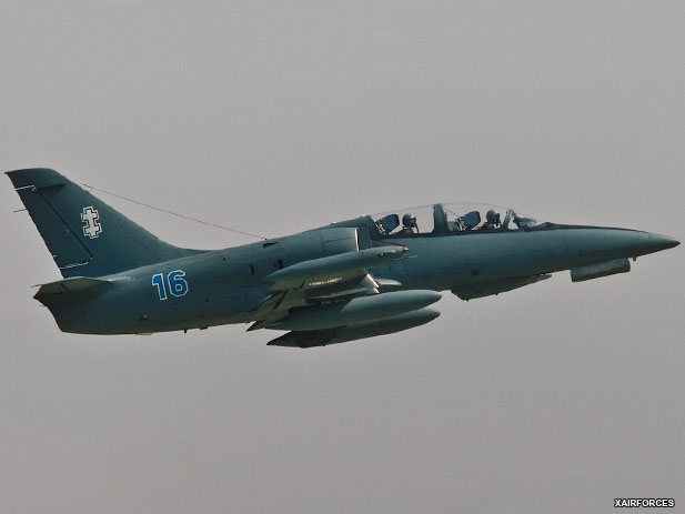Lithuanian L-39 crashes after collision with French Mirage