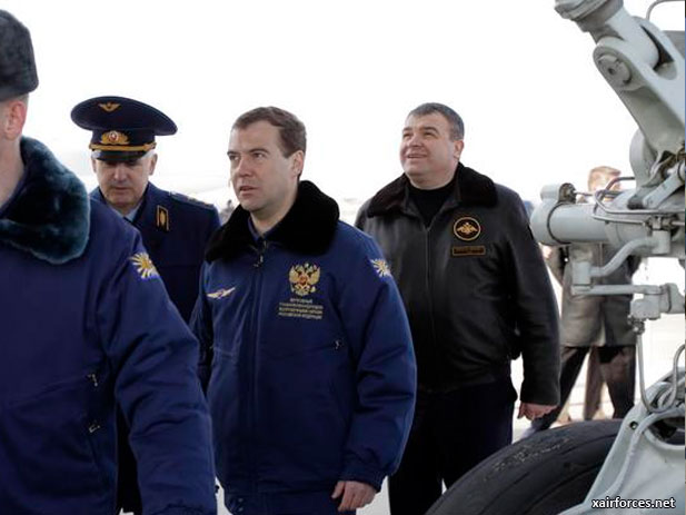 Medvedev, Rusya Hava Kuvvetleri Komutanı'nı grevden aldı