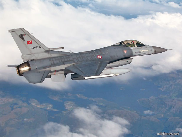Turkish Air Force fires on PKK camps in northern Iraq