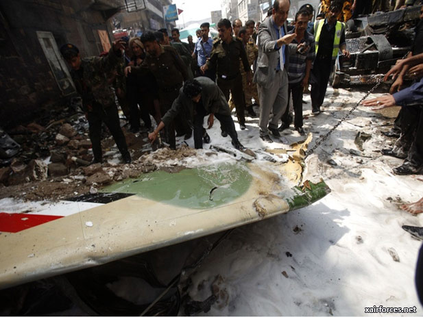 Yemeni Su-22 Fighter plane crashes in Sanaa