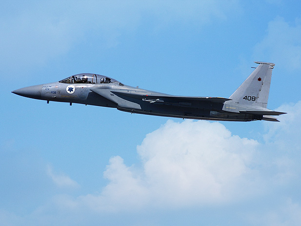 F-15B Baz 2000