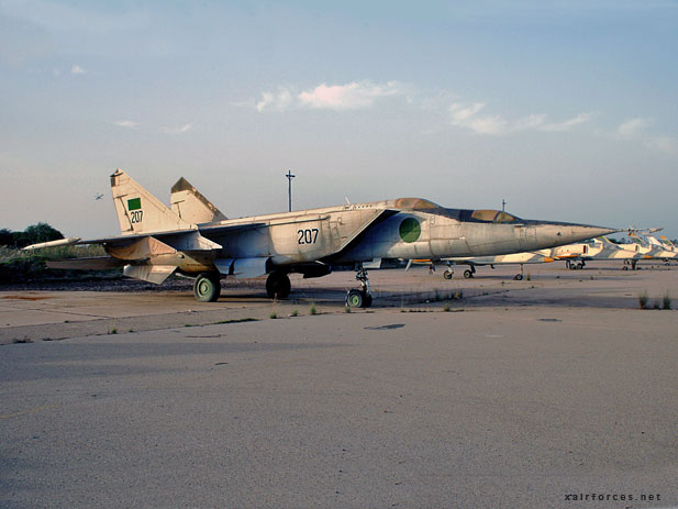 Libyan Air Force Mikoyan-Gurevich MiG-25PU Foxbat