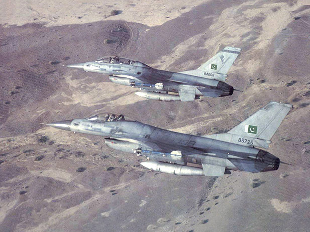 PakAF F-16B Fighting Falcon  