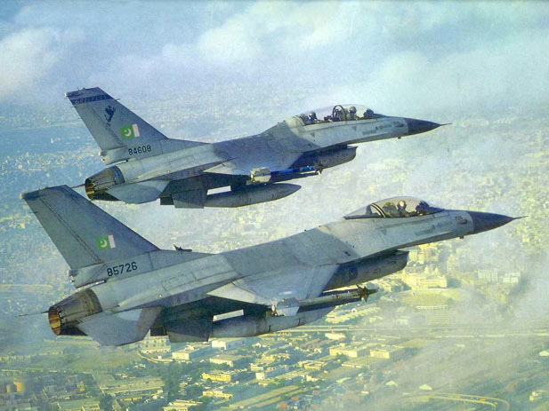 PakAF F-16B Fighting Falcon 