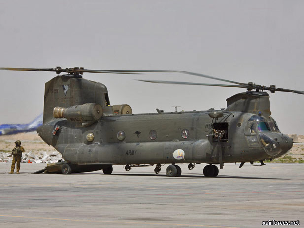 Extra Chinooks arrive in Australia