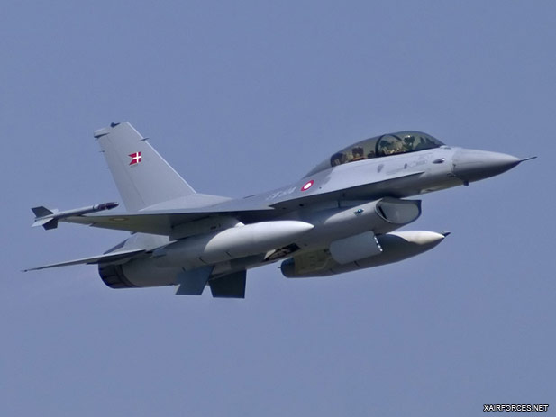 Opening the Night For Danish F-16 Pilots 