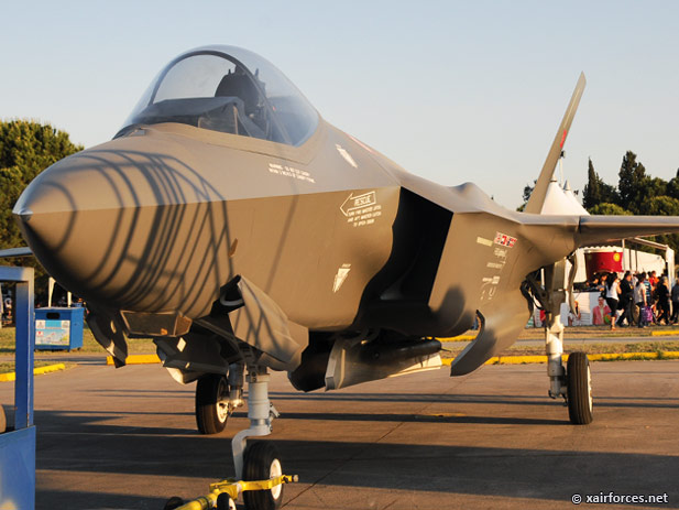 Singapore Airshow Raises Fighter Industry Stakes in Asia