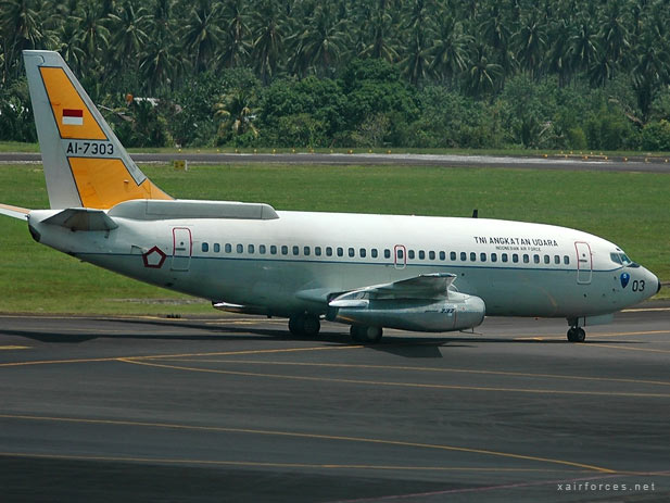 Garuda gives Air Force secondhand Boeing 737s