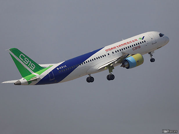 Into the Blue Skies: Chinese C919 Passenger Jet Prototype Makes Successful Test Flight (VIDEO)