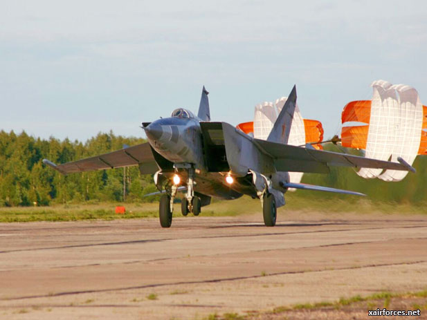Modernization Prolongs Life of Russias MiG-25 Spyplanes