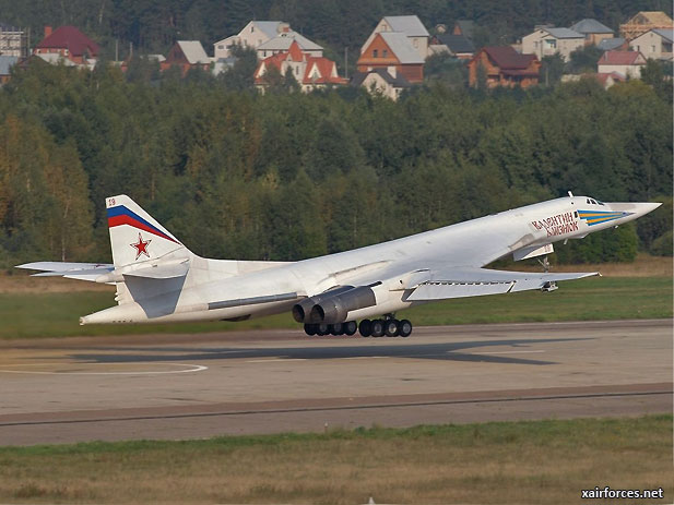 PM Medvedev approves new bomber for Russian Air Force