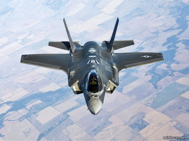 Lockheed Said Close to Pentagon Backing for 29 F-35 Jets