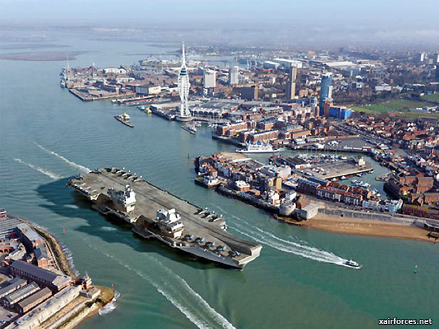 UK HMS Queen Elizabeth Aircraft Carrier Section Moved